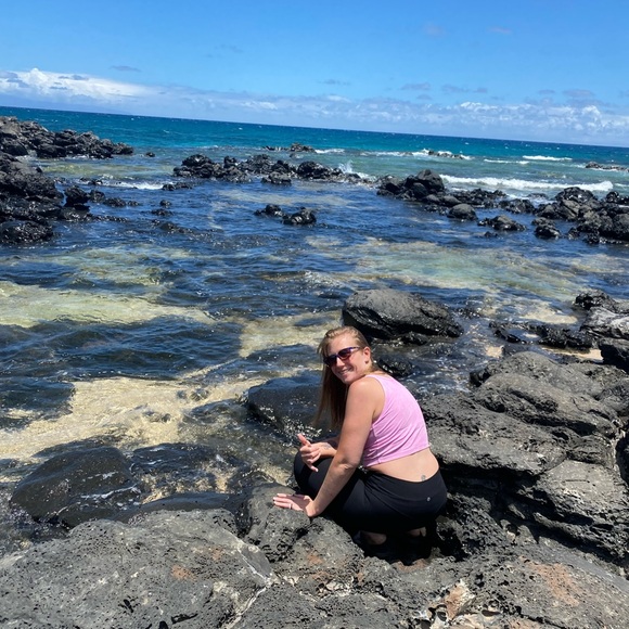 Meet your Posher, Lacey - Picture 3 of 5